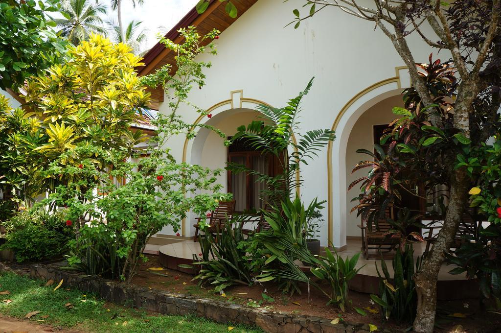 Tandem Guesthouse Хиккадува Экстерьер фото
