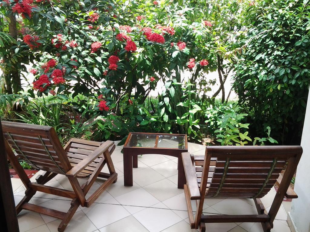 Tandem Guesthouse Хиккадува Экстерьер фото