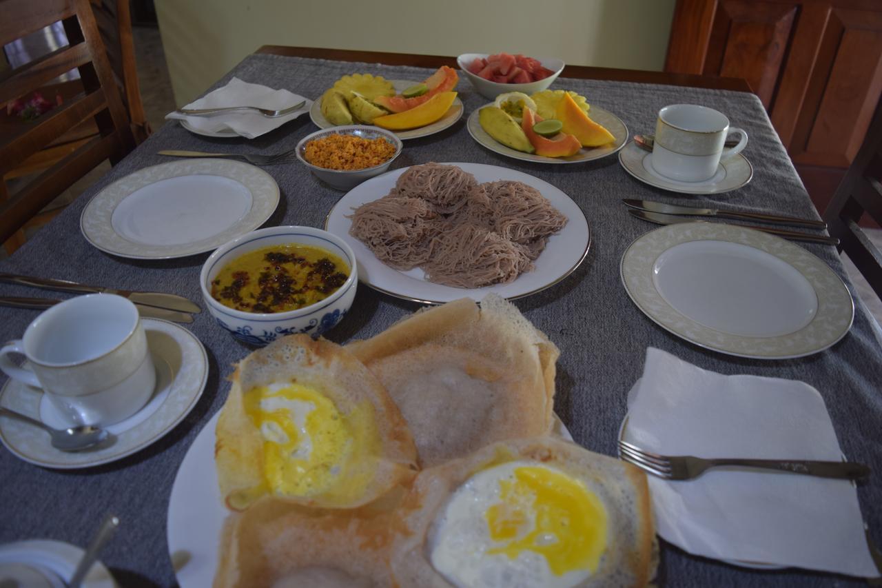 Tandem Guesthouse Хиккадува Экстерьер фото